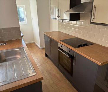 2 bedroom terraced house to rent - Photo 4