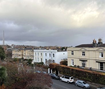 One-Bedroom Apartment with lift access in the Heart of Clifton  Wa... - Photo 4