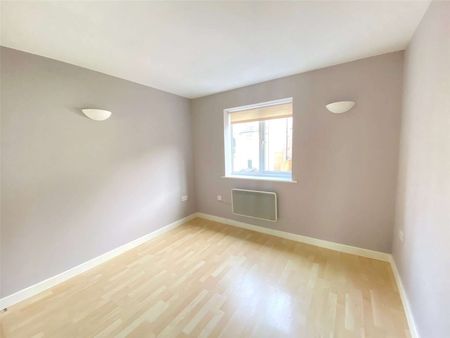 A modern apartment set in vibrant Chatham. - Photo 3