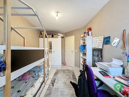 Appartement met 2 slaapkamers en ondergrondse garage. - Photo 3