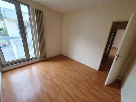 Location Appartement 4 pièces 90m² CHAMALIERES 63400 - Photo 3