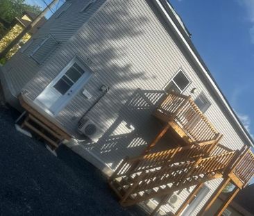 Beau 3 1/2 à louer - Magog ( Triplex ) Date flexible !! - Photo 1