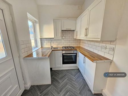 2 bedroom terraced house to rent - Photo 5