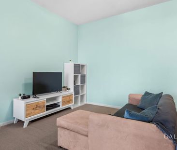 Top Floor Apartment in Prime Kelvin Grove Location ** Furnished ** - Photo 3