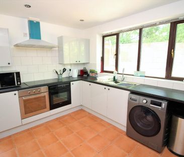 1 bedroom semi-detached house to rent - Photo 2