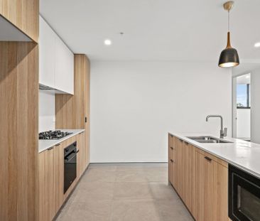 As new luxury apartment in Point Frederick - Photo 2