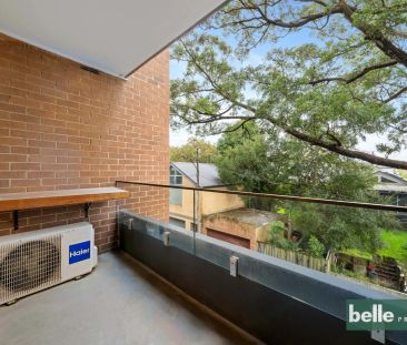 Renovated One Bedroom Apartment Close To Tramsheds & Light Rail - Photo 3