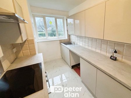 Park Avenue, Rogerstone, NEWPORT - Photo 3