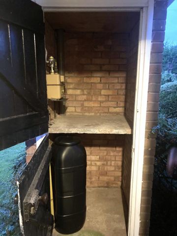 2 bedroom semi-detached bungalow to rent - Photo 4