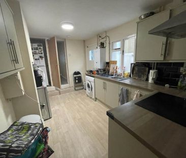 5 bedroom terraced house to rent - Photo 4