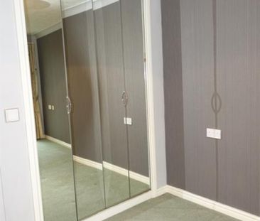 1 bedroom Flat To Let - Photo 6