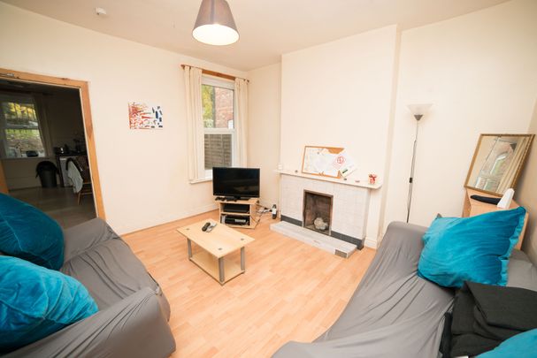 130 Lenton Boulevard, NG7 2BZ, NOTTINGHAM - Photo 1