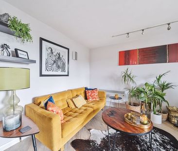 31 Ashley Park Road, Walton-On-Thames - Photo 2