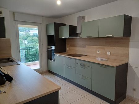 Location Appartement 4 pièces 95m² - Photo 5