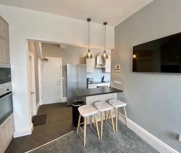 1 bedroom in a house share to rent - Photo 4