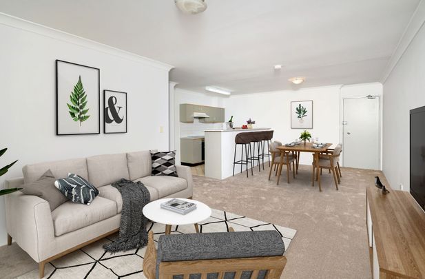 BRIGHT AND SPACIOUS PARK-SIDE LIVING, NOT TO BE MISSED! - Photo 1