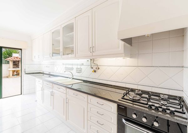 APARTAMENTO T2 NO ARNEIRO - CARCAVELOS