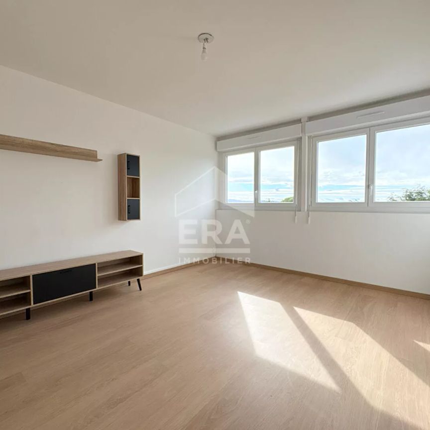 A LOUER 84120 PERTUIS QUARTIER PISCINE APPARTEMENT TYPE 3 PIECES AVEC LOGGIA, CAVE ET PLACE DE STATIONNEMENT - Photo 1