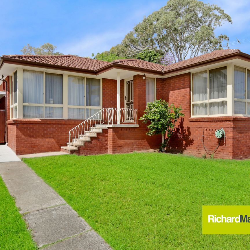 31 Oak Drive, Georges Hall NSW 2198 - House For Rent | Domain - Photo 1