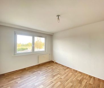 Einzug gut planbar - große 3-Raumwohnung mit Balkon, Dusche und Aufzug - Photo 1