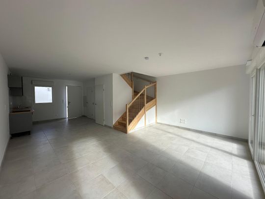 Location Appartement 4 pièces 80m² VILLENEUVE TOLOSANE 31270 - Photo 1