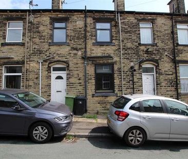 South Parade, Cleckheaton, BD19 - Photo 1