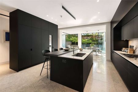 Brilliant house over six floors and has been the subject of extension and remodelling - Photo 5