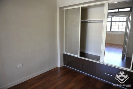 RENOVATED SEMI-FURNISHED UNIT IN THE VALLEY - Photo 4