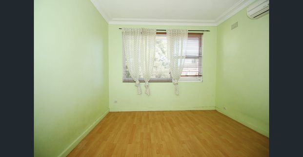 CENTRAL LOCATION - BARGAIN RENT - Photo 1