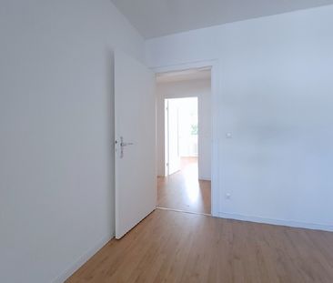 Sonnige 2 Zimmer-Wohnung mit Terrasse! - Photo 1