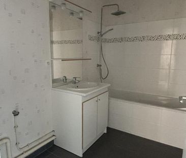 Location Appartement 3 pièces 73m² HEROUVILLE ST CLAIR 14200 - Photo 3