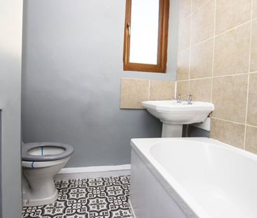 2 bedroom House To Let Total Size: 1098 SQ FT - Photo 4