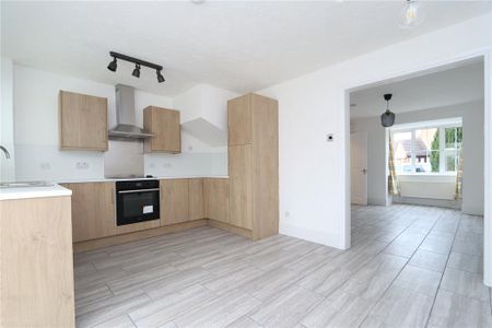 3 bedroom semi-detached house to rent - Photo 3