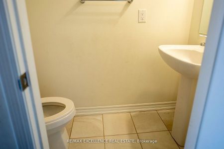 For Lease - 527 Fir Court, Milton, Ontario - Photo 2