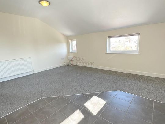 2 bedroom ground floor flat to rent - Photo 1