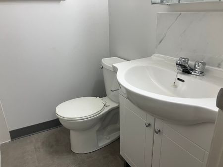 355 St. Anne's Road, Manitoba, R2M 3B6, Winnipeg - Photo 2