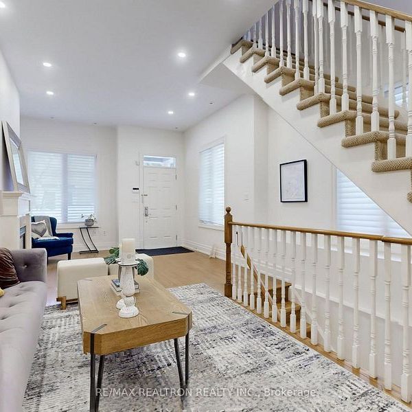 For Lease - 47 York Mills Road Unit# 215, Toronto, Ontario - Photo 1