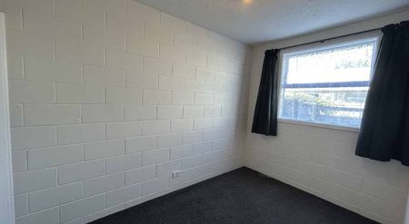 Two bedroom unit on Gloucester! - Photo 3