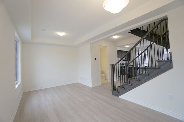 For Lease - 3328 Thunderbird Promenade, Pickering, Ontario - Photo 1