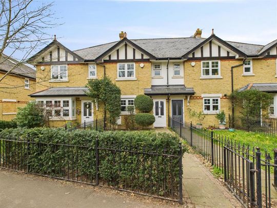 3 bedroom terraced house to rent - Photo 1