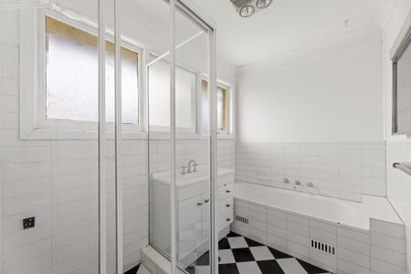 Impressive Two Bedroom Townhouse | Access Via Werona Avenue - Photo 2