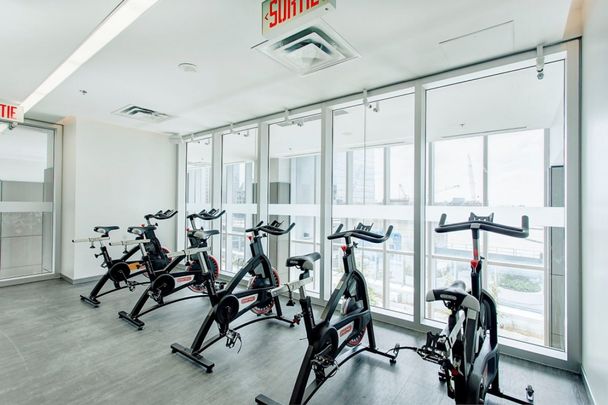 1050 Rue Drummond, #3705 - Photo 1