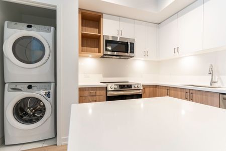 For Lease - 333 Sunseeker Avenue Unit# 220, Innisfil, Ontario - Photo 2