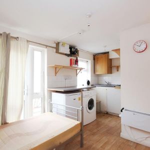 Studio to rent - Photo 3