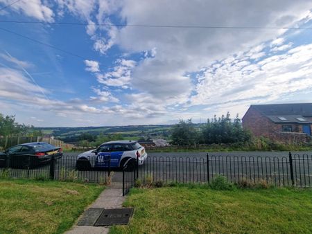 Foxroyd Lane, Dewsbury, West Yorkshire, WF12 - Photo 2