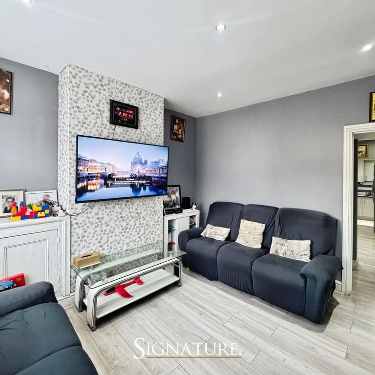 2 bedroom terraced house to rent - Photo 1