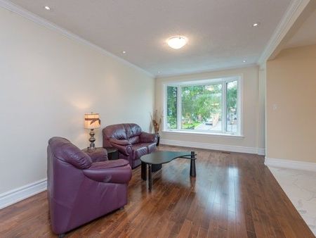 For Lease - 229 Neal Drive, Richmond Hill, Ontario - Photo 4