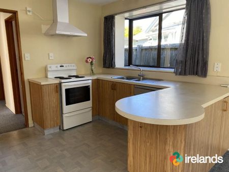 Neat & Tidy Two Bedroom Unit! - Photo 3