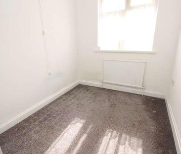 Brookside, Uxbridge, UB10 - Photo 4