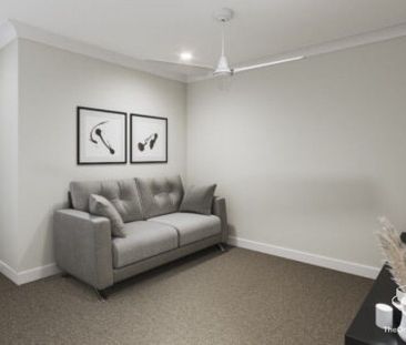 Near New 4 BED Townhouse available - Photo 3